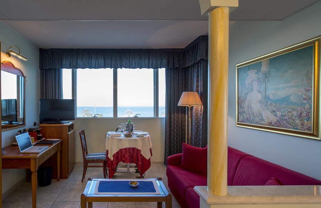 Ambassador Hotel 4*